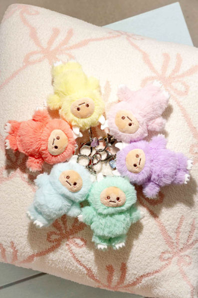 Smoko Pastel Hank Yeti Blind Box Bag Charm