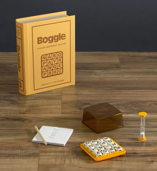 Boggle Board Game Vintage Bookshelf Edition (Linen Book)