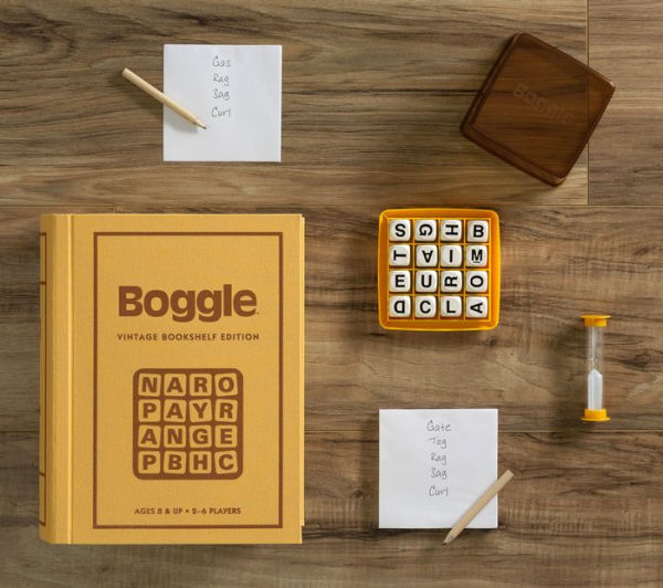 Boggle Board Game Vintage Bookshelf Edition (Linen Book)