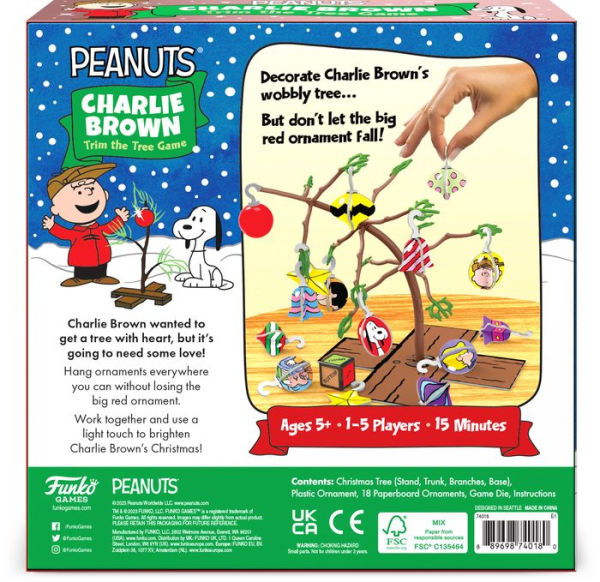 Peanuts Charlie Brown Trim the Tree Game