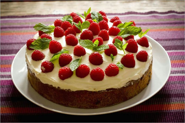 Discover How and Where to Learn to be a Professional Expert Cake Decorator