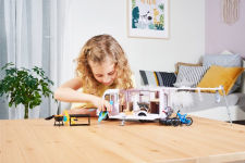 Alternative view 1 of Camper set with figures and accessories