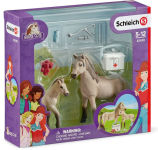 Alternative view 3 of Schleich Horse Club Hannah's First Aid Kit