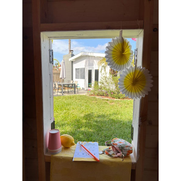 Lemonade Stand Notepad