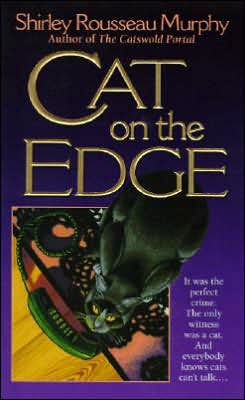 Cat on the Edge (Joe Grey Series #1)