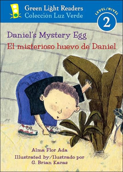 Daniel's Mystery Egg/El misterioso huevo de Daniel: Bilingual English-Spanish