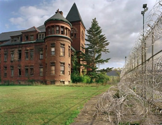 Asylum Inside The Closed World Of State Mental Hospitals By Christopher Payne 9780262013499