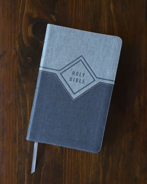 NIV, Premium Gift Bible, Leathersoft, Black/Gray, Red Letter, Comfort Print: The Perfect Bible for Any Gift-Giving Occasion