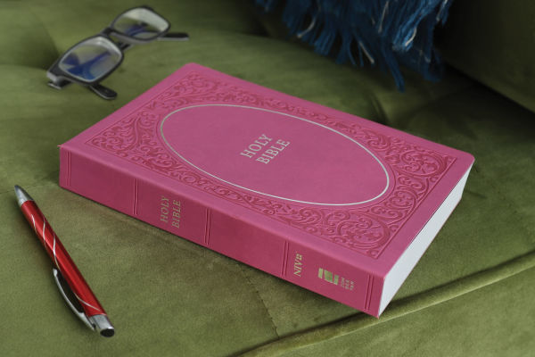 NIV, Holy Bible, Soft Touch Edition, Leathersoft, Pink, Comfort Print