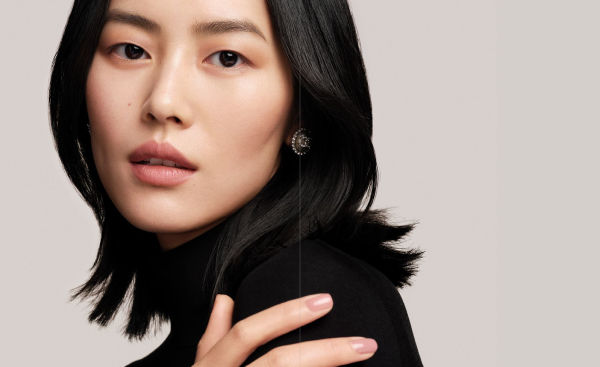 Chanel. The Allure of Makeup