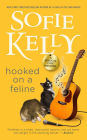 Hooked on a Feline (Magical Cats Mystery Series #13)