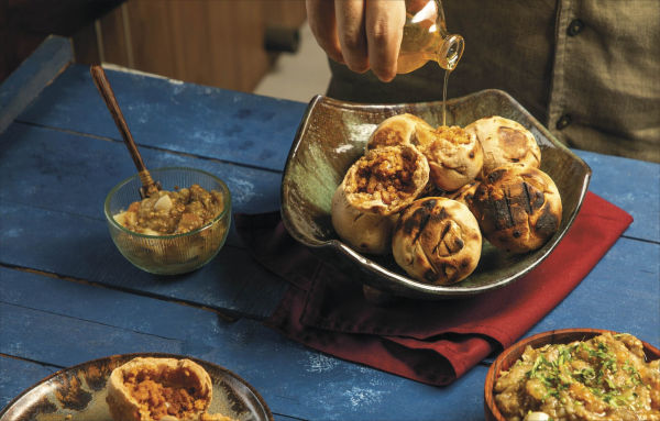 Roti: 90 Simple Recipes for the Indian Bread and Its Accompaniments