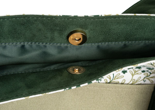 B&N Exclusive Deluxe Holiday Tote