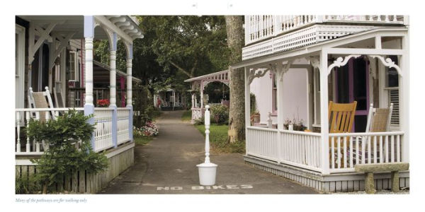 Oak Bluffs on the Vineyard: A Keepsake