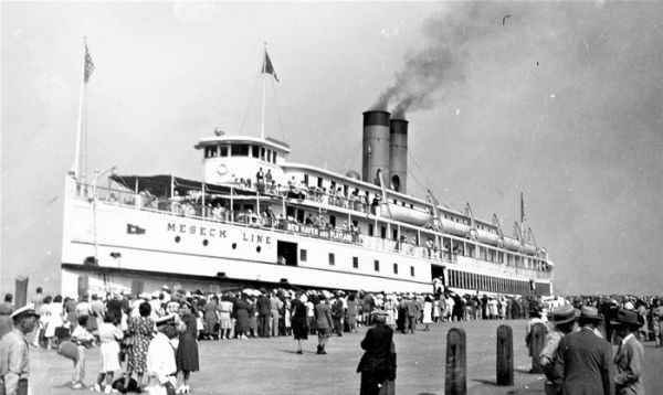 The Boats of Summer, Volume 1: New York Harbor and Hudson River Day Passenger and Excursion Vessels of the Nineteenth Century