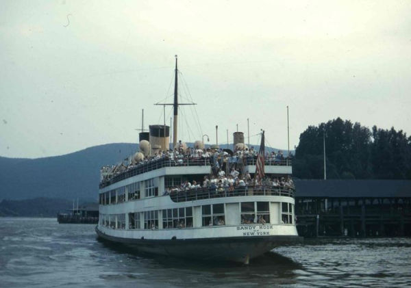 The Boats of Summer, Volume 1: New York Harbor and Hudson River Day Passenger and Excursion Vessels of the Nineteenth Century