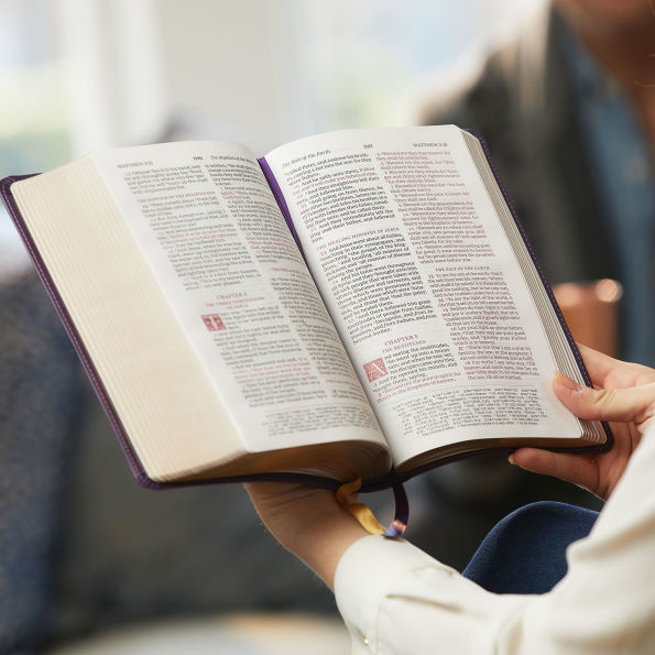 KJV, Personal Size Reference Bible, Sovereign Collection, Leathersoft, Black, Red Letter, Comfort Print: Holy Bible, King James Version