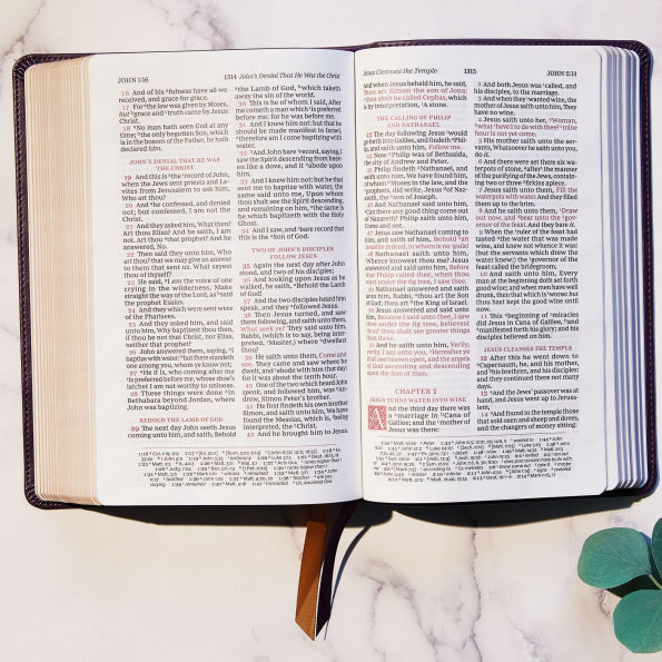 KJV, Personal Size Reference Bible, Sovereign Collection, Leathersoft, Purple, Red Letter, Comfort Print: Holy Bible, King James Version