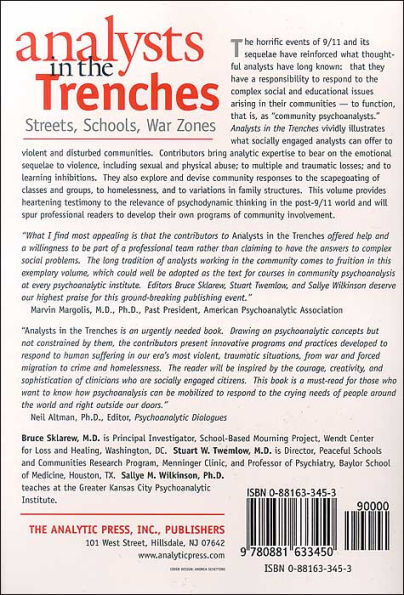 Analysts in the Trenches: Streets, Schools, War Zones / Edition 1