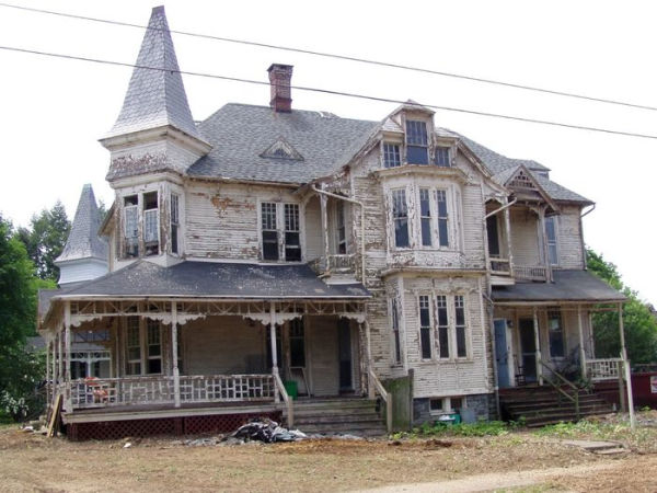 Restoring Your Historic House: The Comprehensive Guide for Homeowners