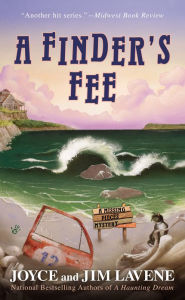 Title: A Finder's Fee (Missing Pieces Mystery Series #5), Author: Joyce Lavene