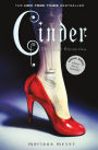 Alternative view 2 of Cinder (Lunar Chronicles Series #1)