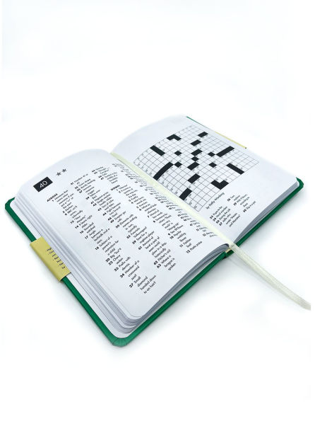 New York Times Games Classic Crossword Puzzles (Forest Green and Cream): 100 Puzzles Edited by Will Shortz