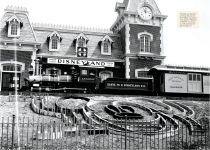 Alternative view 5 of Walt's Disneyland: A Walk in the Park with Walt Disney