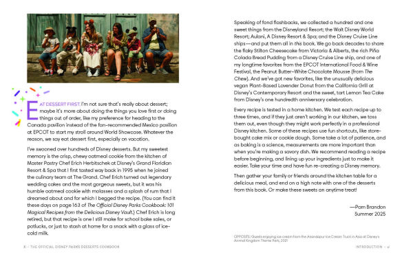 The Official Disney Parks Desserts Cookbook: Remembering 101 Sweet Delicious Disney Recipes