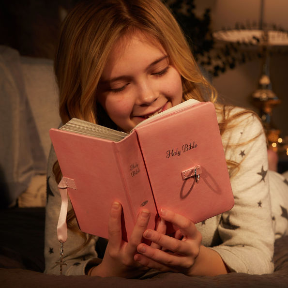 NKJV, Simply Charming Bible, Hardcover, Pink: Pink Edition