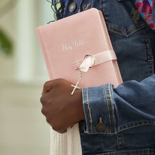 NKJV, Simply Charming Bible, Hardcover, Pink: Pink Edition