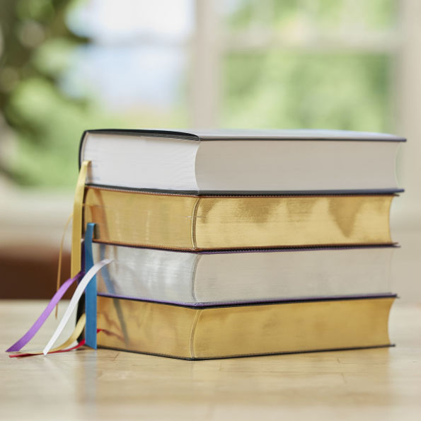 Enduring Word Study Bible: Pastoral Commentary from Every Chapter of the Bible (NKJV, Hardcover, Red Letter, Comfort Print)