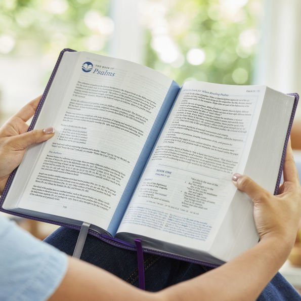 Enduring Word Study Bible: Pastoral Commentary from Every Chapter of the Bible (NKJV, Hardcover, Red Letter, Comfort Print)