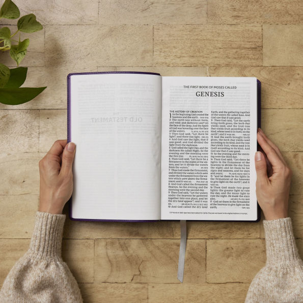 NKJV Giant Print End-of-Verse Reference Bible, Leathersoft, Red Letter