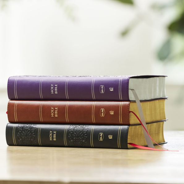 NKJV Giant Print End-of-Verse Reference Bible, Leathersoft, Red Letter