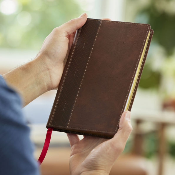 NKJV, Personal Size New Testament, Brown Leathersoft, Red Letter, Comfort Print