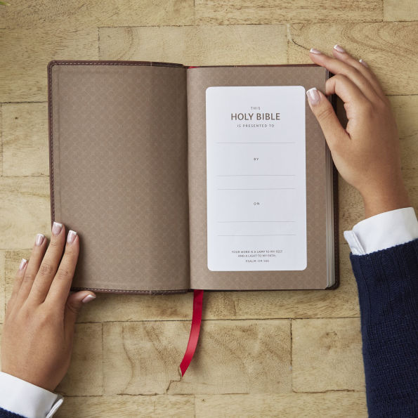 NKJV, Personal Size New Testament, Brown Leathersoft, Red Letter, Comfort Print