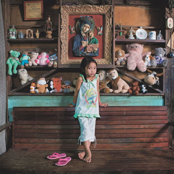 Toy Stories: Photos of Children from Around the World and Their Favorite Things