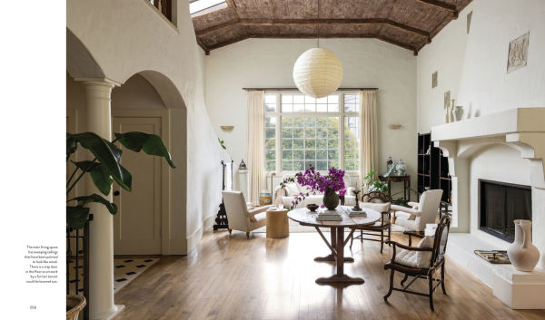 The Essentials: Art of Interior Design: A Guide to Furnishing, Decorating, and Styling Your Home