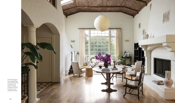 The Essentials: Art of Interior Design: A Guide to Furnishing, Decorating, and Styling Your Home