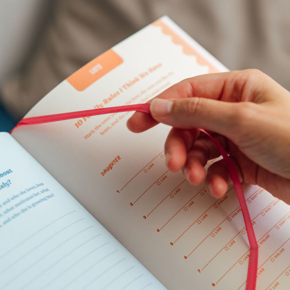 Uniquely Us: A Shared Mother-Daughter Journal for Joy and Connection