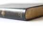 Alternative view 3 of Biblia Reina Valera 1960 letra grande. Símil piel negro, índice, tamaño manual / Spanish Bible RVR 1960. Handy Size, Thumb Index, Large Print, Black Leat