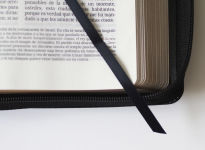 Alternative view 4 of La Biblia Católica letra y tamaño grande. Símil piel negra, cremallera / Catholic Bible in spanish Black Leathersoft with Zipper