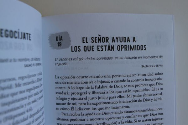 Devocionales diarios de los salmos: 365 reflexiones para todos los días / Daily D evotions from Psalms: 365 Daily Inspirations