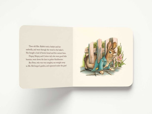 The Classic Tale of Peter Rabbit Board Book (The Revised Edition): Illustrated by acclaimed artist, Charles Santore