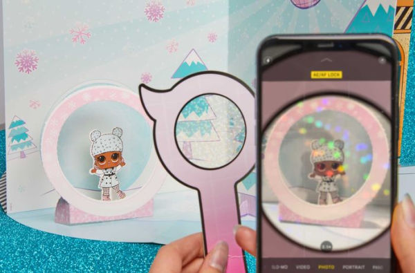 L.O.L. Surprise! Photo Studio: (L.O.L. Gifts for Girls Aged 5+, LOL Surprise, Instagram Photo Kit, 12 Exclusive Surprises, 4 Exclusive Paper Dolls)