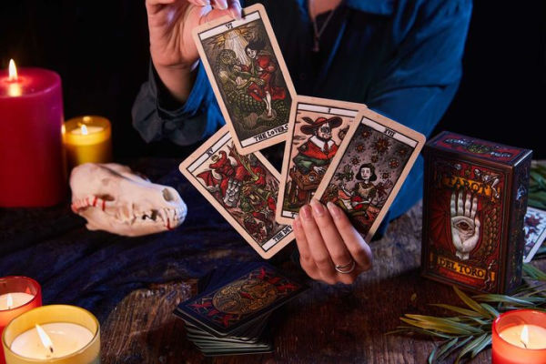 Tarot del Toro: A Tarot Deck and Guidebook Inspired by the World of Guillermo del Toro