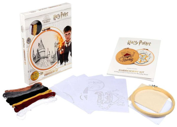 Harry Potter Felt: Wilding, Deborah: 9781645173762: : Books