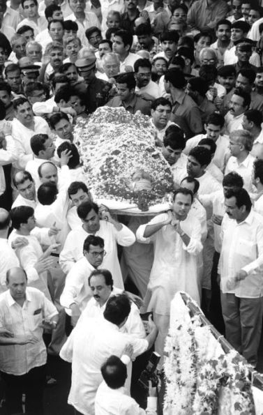 Mahabharata in Polyester: The Making of the World's Richest Brothers and Their Feud