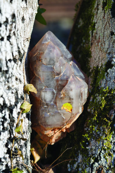 Sensory Crystal Healing: Gem Sorcery to Improve Your Wellbeing and Mindset